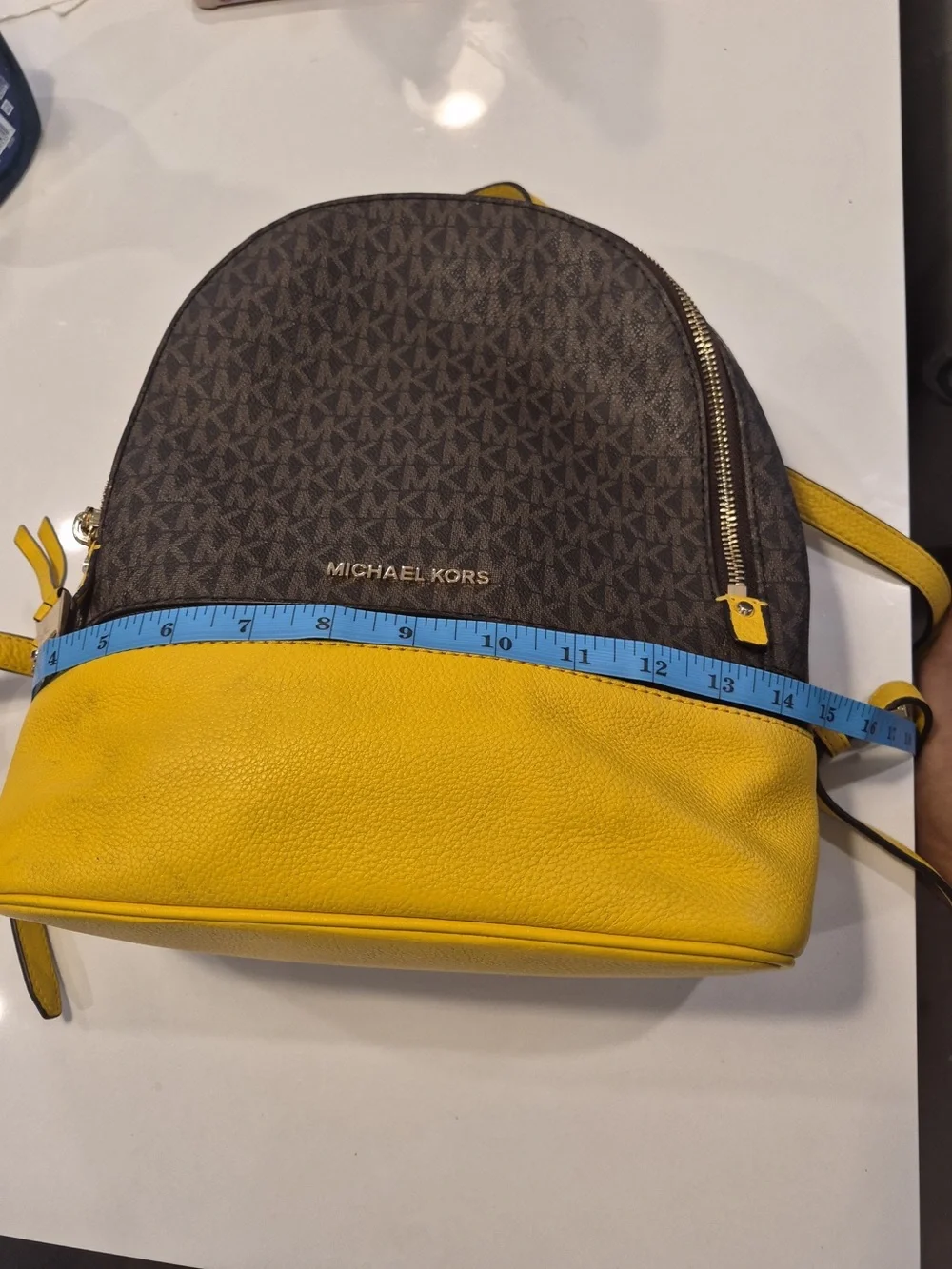 Michael Kors compact mk